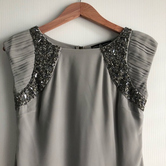 Little Mistress London elegant Gray cap sleeve  Dress size 4 - Picture 3 of 9